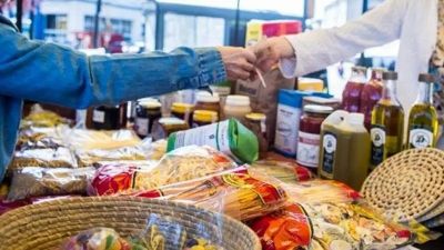 Trabajar m�s, comer menos: c�mo la ca�da del consumo golpea a los trabajadores invisibilizados