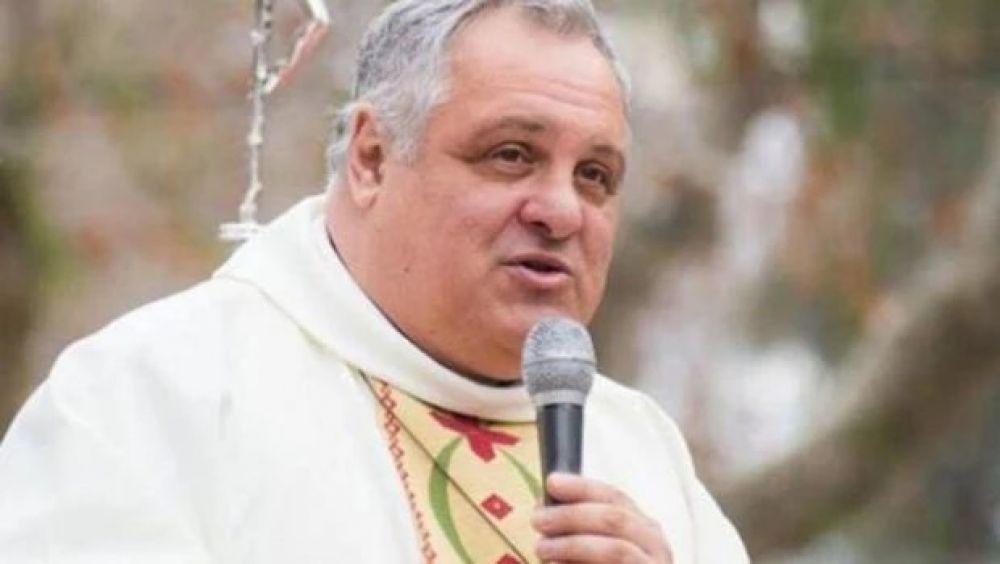 Mons. Colombo: 'El Esp�ritu Santo nos ayuda a vivir el mandamiento del amor'