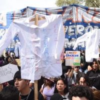 Desaf�o a la marcha universitaria: el Gobierno recort� ayer m�s de 100 mil millones en ciencia y educaci�n