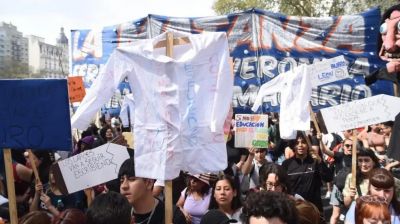 Desaf�o a la marcha universitaria: el Gobierno recort� ayer m�s de 100 mil millones en ciencia y educaci�n