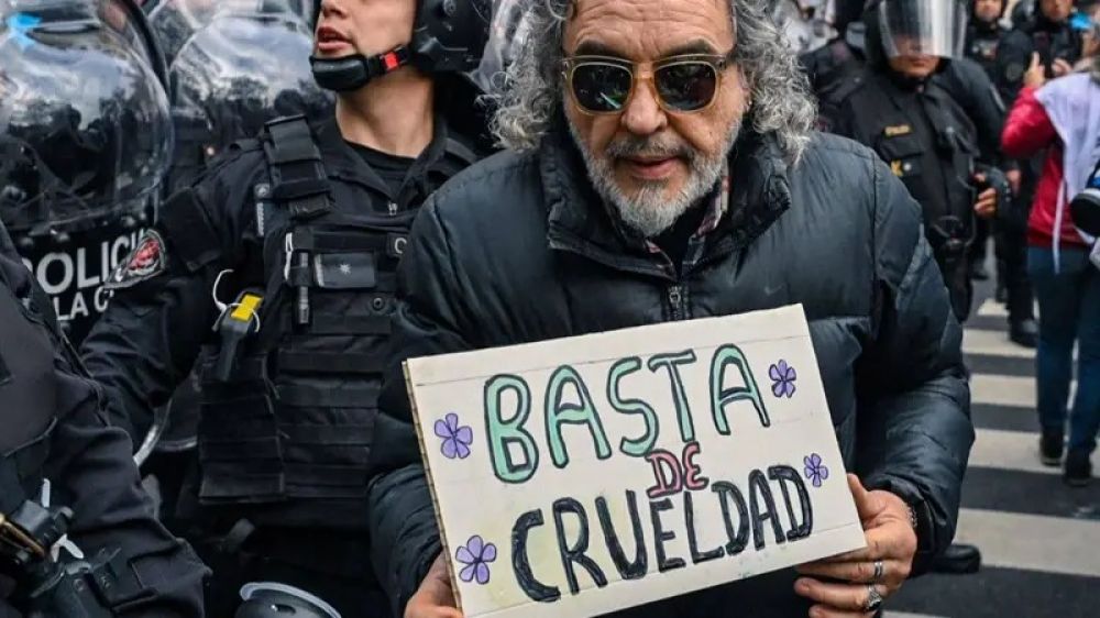 Ajustar sobre lo ajustado: Milei, Caputo y Adorni eliminan casi $3 billones en el Presupuesto para que les cierren las cuentas