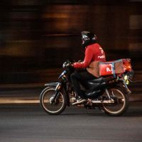 �La crisis empuj� hasta a los jubilados a trabajar de cadetes�: El sindicato que a�n no logra personer�a gremial y ya form� una cooperativa de repartidores