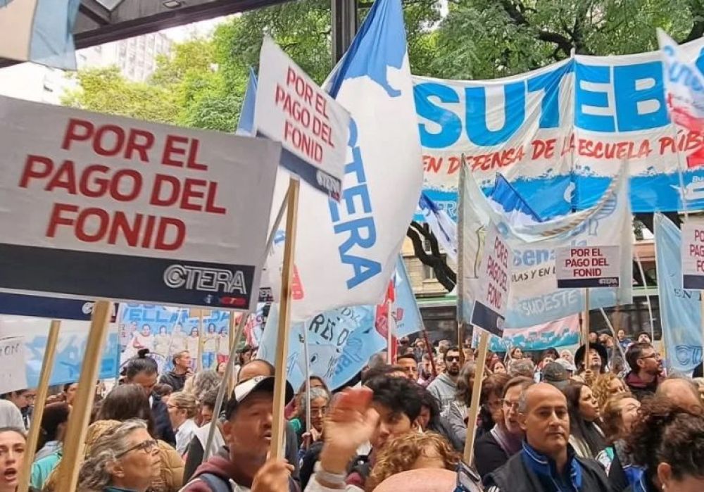SUTEBA: el oficialismo retuvo la conducci�n y la Multicolor recuper� La Matanza