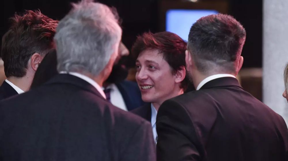 Santiago Caputo viaj� a Washington para aceitar sus contactos informales que unen a Milei con la Casa Blanca