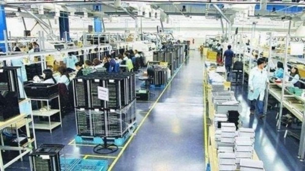Alertan que la industria pierde empleos por hora en la era Milei y que se agrava la informalidad