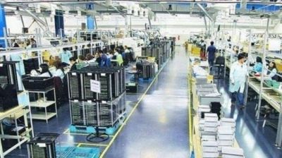 Alertan que la industria pierde empleos por hora en la era Milei y que se agrava la informalidad