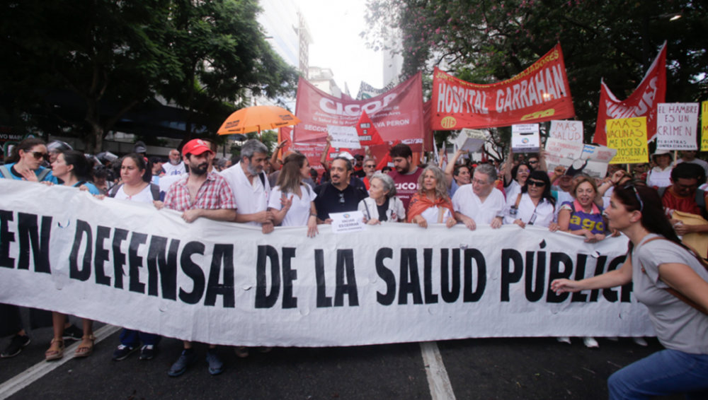 Marcha a Plaza de Mayo tras el recorte de $63.000 millones en Salud y en la cobertura de medicamentos