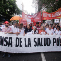 Marcha a Plaza de Mayo tras el recorte de $63.000 millones en Salud y en la cobertura de medicamentos
