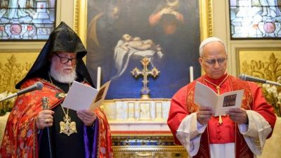 El Papa al Catolic�s Aram I: 