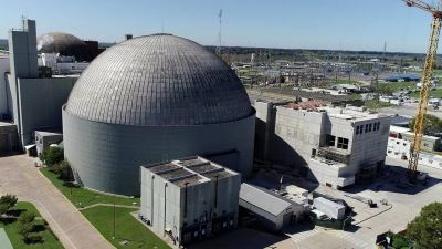 Trabajadores de la Comisi�n Nacional de Energ�a At�mica advierten que est�n en riesgo unos 350 puestos de trabajo y reclaman recomposici�n salarial al Gobierno