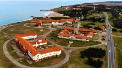 Despiden a todos los empleados de los hoteles estatales de Embalse y Chapadmalal y ponen los complejos a la venta