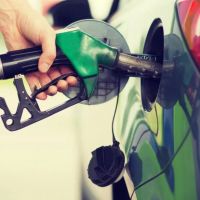 La nafta golpea el bolsillo y baja el consumo por tercer mes consecutivo
