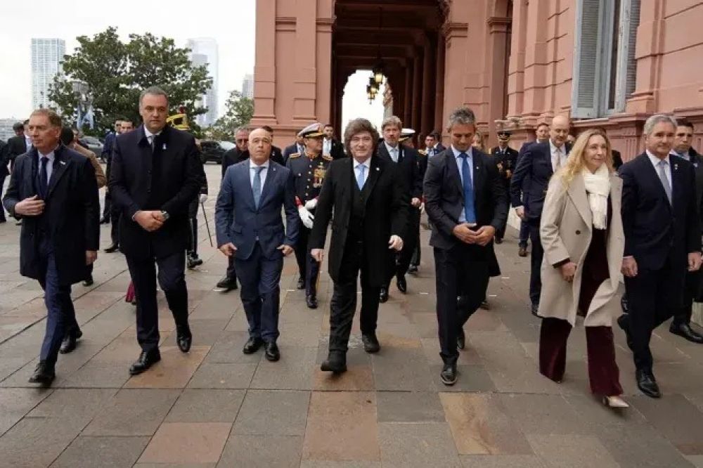 El TEG de Santiago Caputo y los Menem: c�mo se divide la Casa Rosada en la guerra interna