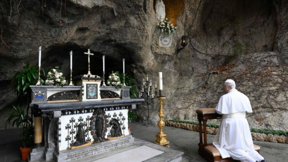 El Papa reza el Rosario por la paz junto con los santuarios del mundo