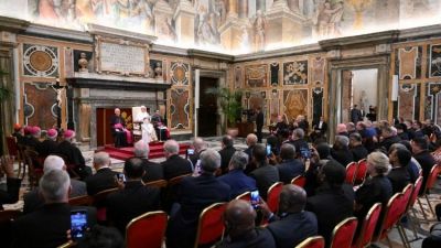 El Papa: Es urgente �ser una Iglesia misionera para la sanaci�n del mundo�