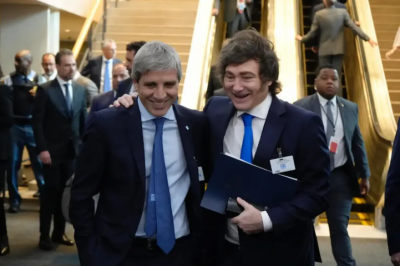 Desocupaci�n y salarios se meten en el tope del temario de una encuesta en la que el 71,8% de los argentinos expresa preocupaciones econ�micas