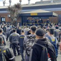Por la ca�da de las ventas, Pirelli paraliza por completo la producci�n en su planta de Merlo y lanza un recorte total de las horas extra