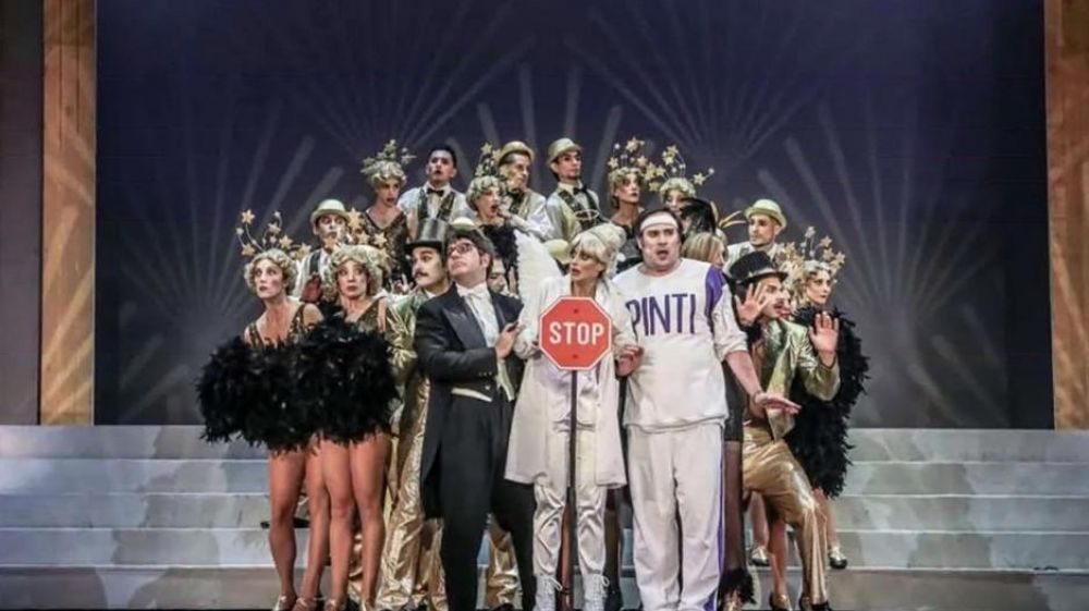 Actores y actrices denuncian despidos masivos en el Teatro Cervantes y apuntan a un posible caso de censura