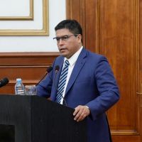Duro panorama en la provincia del gobernador petrolero: �Hay m�s de 6 mil empleados petroleros en la casa�