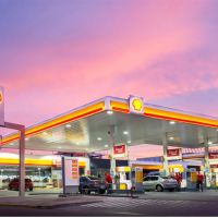 Shell vendi� 894 estaciones de servicio a un grupo inversor que preside Manzano y empezaron los rumores del armado de un sindicato de empresa