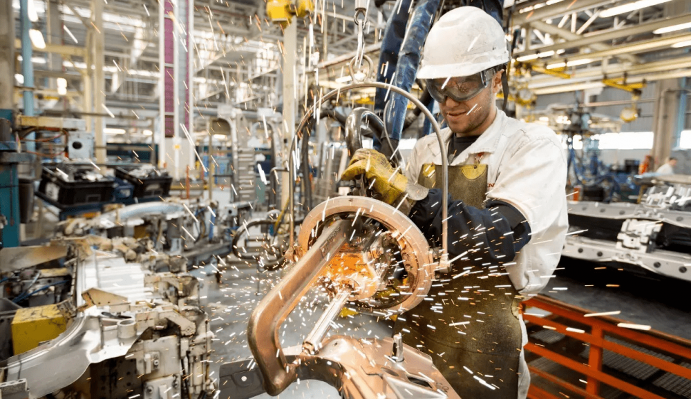 La industria sufri� una ca�da del 2,1% en abril y acumula baja del 5% desde el 2023