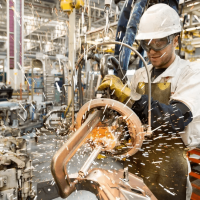 La industria sufri� una ca�da del 2,1% en abril y acumula baja del 5% desde el 2023