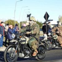 Ante los reclamos salariales, el Gobierno autoriz� a los militares a trabajar como delivery, Uber o vigiladores