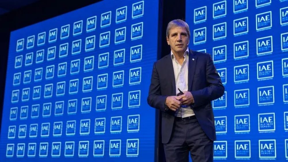 Luis Caputo defendi� el plan econ�mico: 