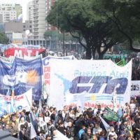 Las CTA marcharon a Plaza de Mayo y apuntaron contra el ajuste: �el destino de nuestra patria se define en las calles�