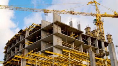 La industria y la construcci�n volvieron a caer en abril tras el repunte de marzo