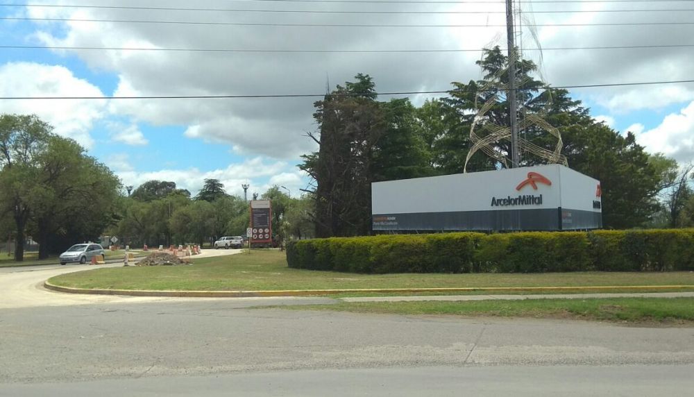 Tras errar en su pron�stico de recuperaci�n de la actividad, Acindar vuelve a paralizar la producci�n y hay incertidumbre por el segundo semestre