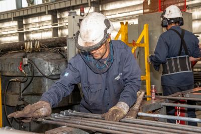 En el primer mes de la Reforma Laboral el empleo registrado continu� su ca�da y el sector privado muestra se�ales de debilidad