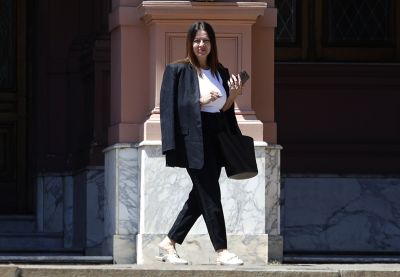 Empiezan a llegar las c�dulas de Capital Humano para convocar a gremios y empresarios a discutir los convenios