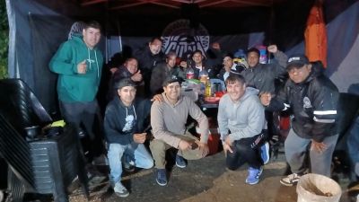 M�s de 100 d�as de acampe en el otro gran conflicto de la industria del neum�tico que se desarrolla en C�rdoba