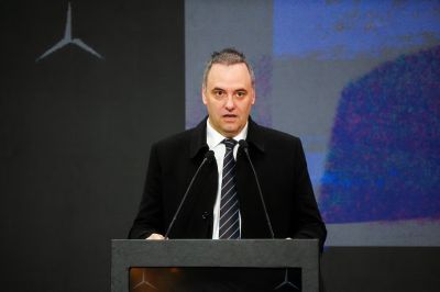 Manuel Adorni se qued� sin apoyo y presionan para que renuncie si Milei no lo echa