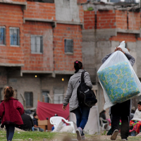 Un estudio de la UNLP desmiente los datos de pobreza que difunde el Gobierno a trav�s del INDEC: �Hay un desfase entre ingresos registrados y precios de la canasta b�sica�