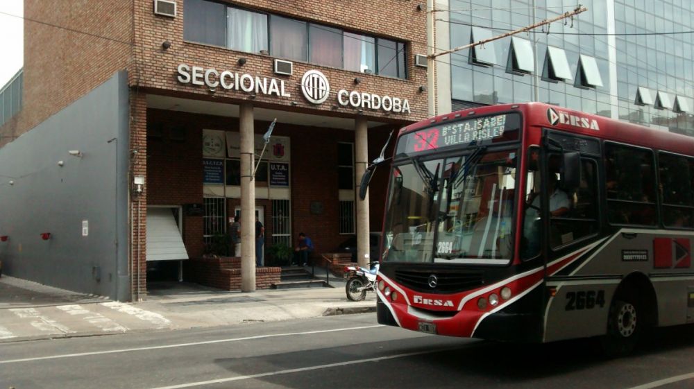 Conflicto en el transporte urbano de C�rdoba: advierten con �cortar recorridos� si no hay soluci�n al d�ficit