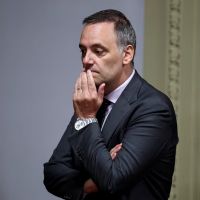 Zozobra en la Casa Rosada: Adorni gan� una sobrevida, pero Milei sale de gira y no hay un plan