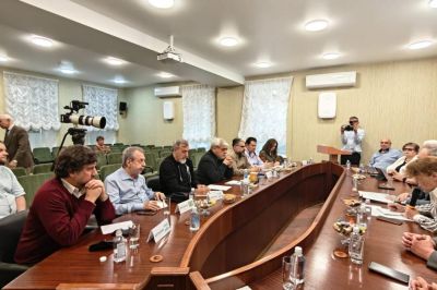 Aguiar fortaleci� v�nculos sindicales en Rusia y sum� respaldo internacional contra las pol�ticas del Gobierno
