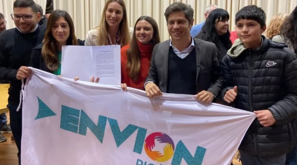 Kicillof aument� los montos de los programas Barrios Bonaerenses y Envi�n