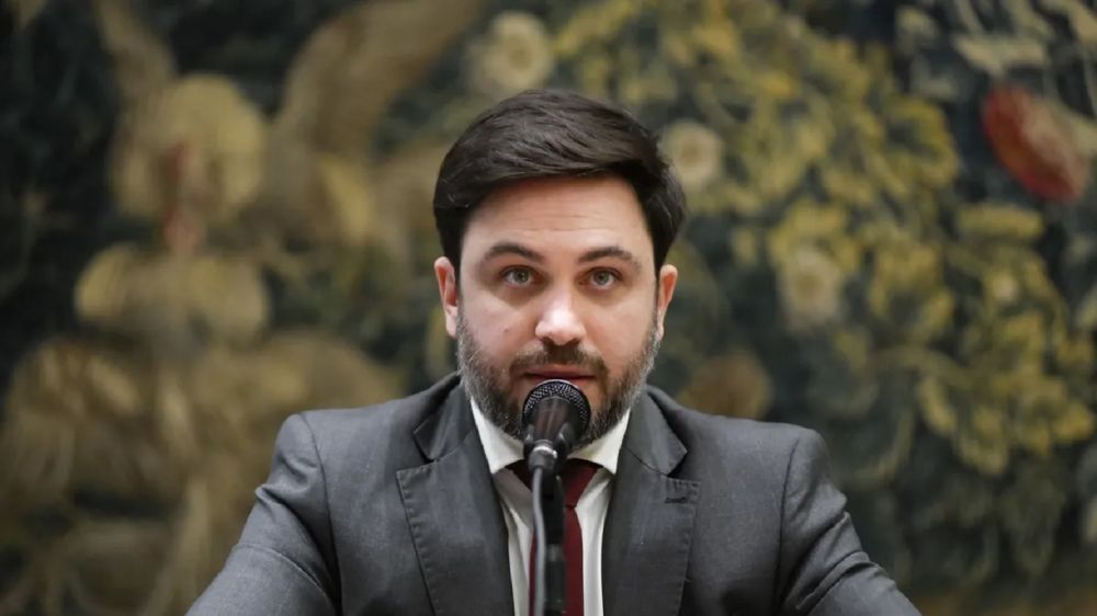 Marra le pidi� a Milei que eche a Adorni: 