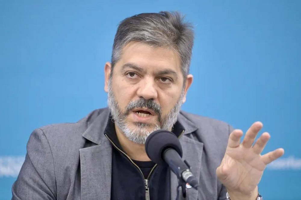 Carlos Bianco responde al eslogan CFK 2027: 