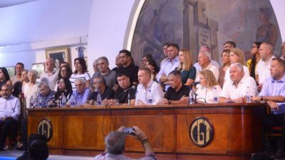 La CGT debate un paro de 36 horas mientras crece la presi�n de los gremios m�s duros