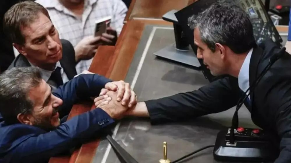 Por qu� el PRO de Mauricio Macri le vuelve a dar una vida a Adorni en el Congreso