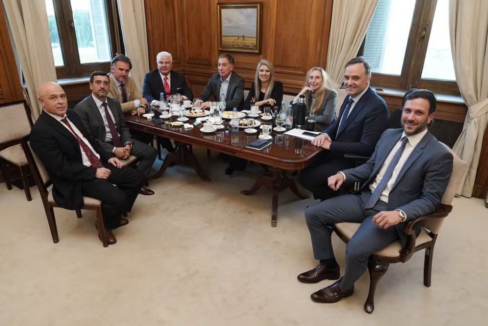 Bullrich peg� el faltazo y crece la pelea por la continuidad de Adorni