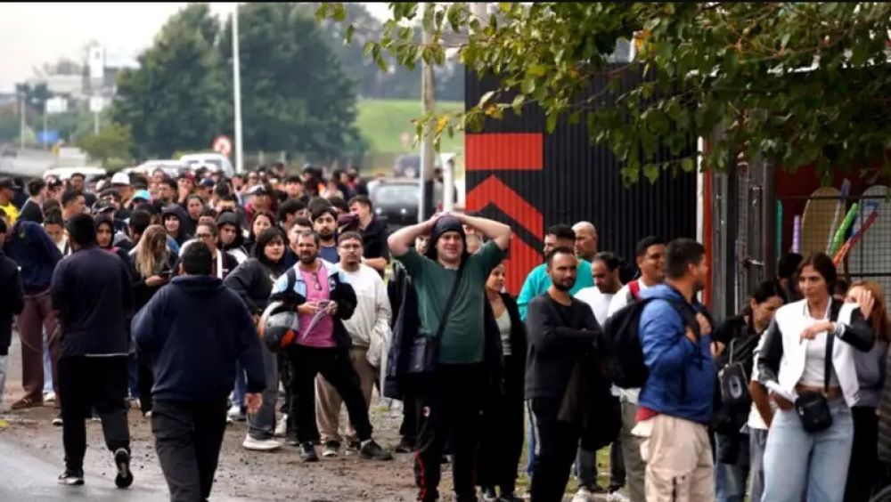 La �desocupaci�n ampliada� duplica la tasa oficial y afecta a 3.200.000 personas