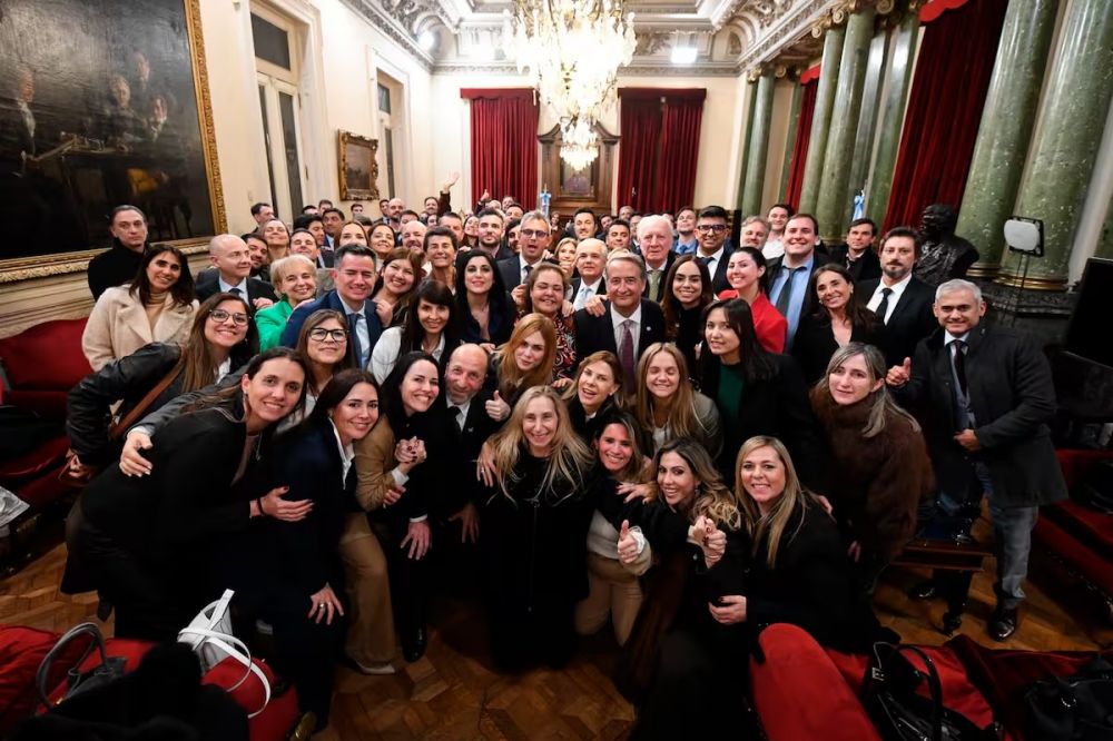 Sin nombrar a Adorni, Karina Milei fue a Diputados, agradeci� al bloque y pidi� �aguantar�