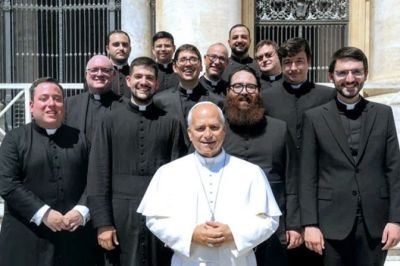 Le�n XIV a sacerdotes espa�oles: sed alegres, vivid con gozo el don y el regalo de la vocaci�n 