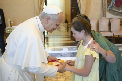 Papa Le�n XIV advierte: Ning�n m�dico deber�a permitirse jam�s �decidir sobre la vida de un embri�n�