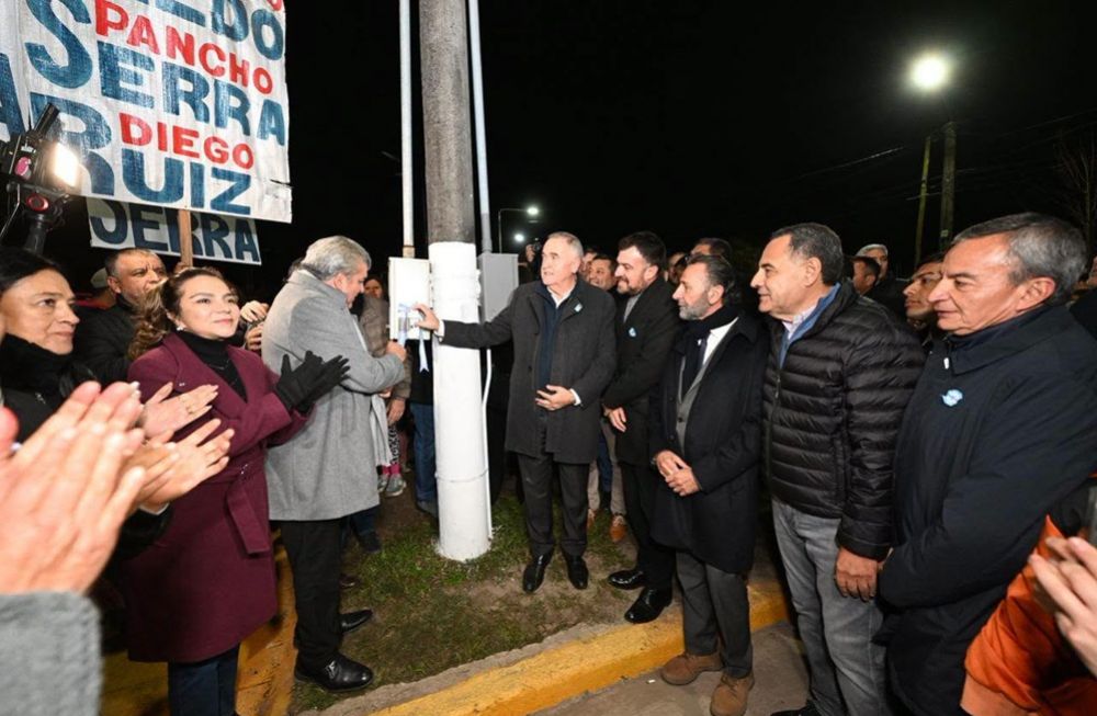 Monteros: el gobernador inaugur� una obra integral de infraestructura